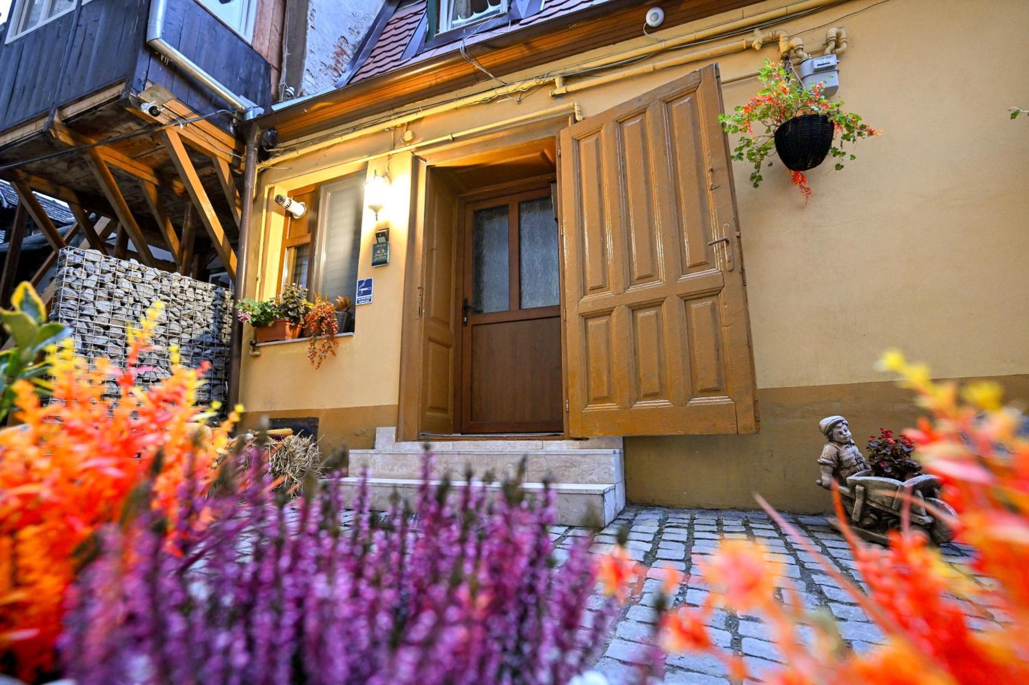 Hermannstadt House 1 ภายนอก รูปภาพ